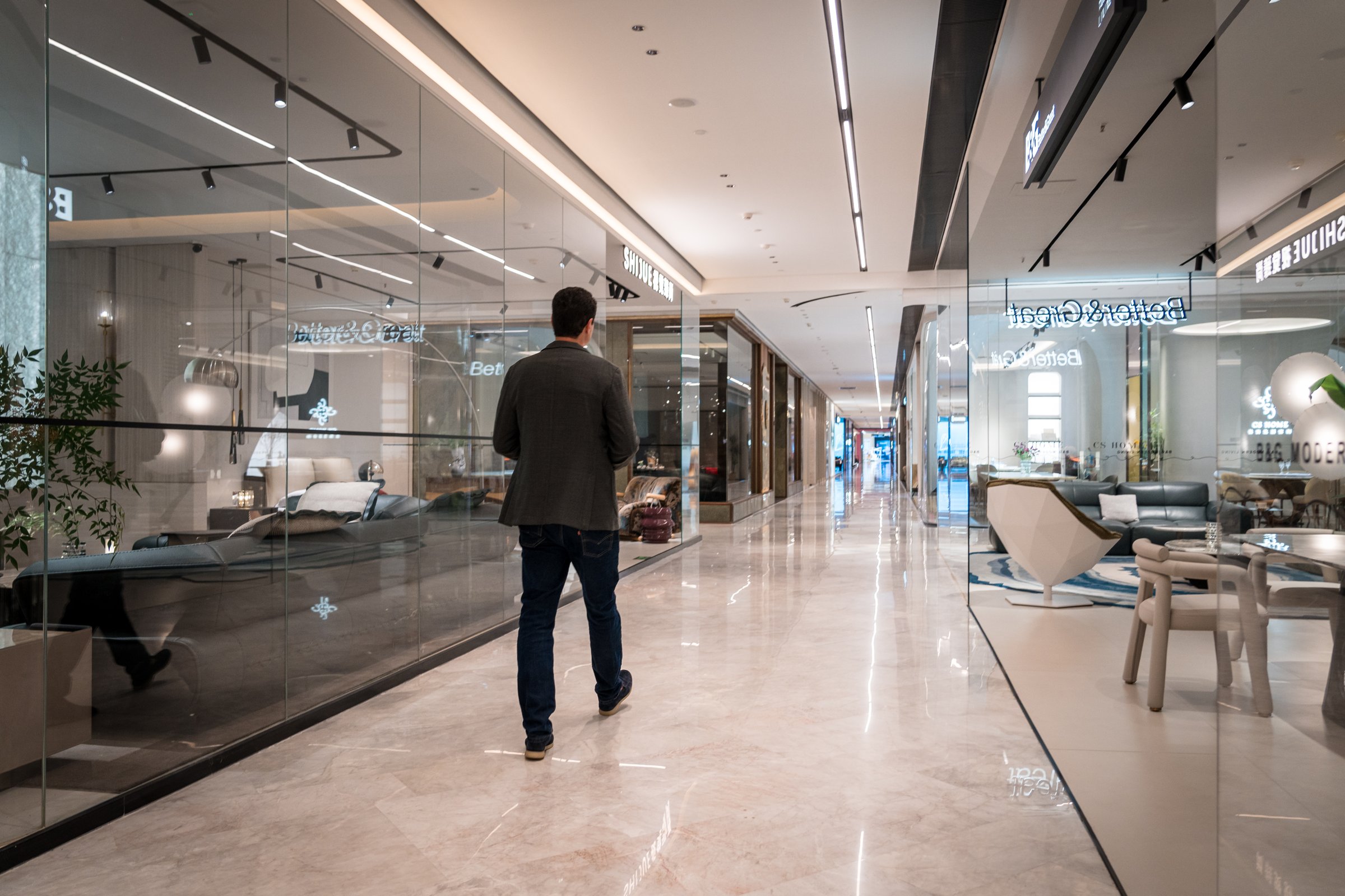 Louvre Furniture Mall в Фошане — крупнейший мебельный центр